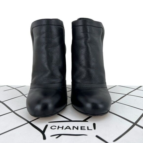 Chanel Lambskin Leather Chain Ankle Heel Boots in Black Size 41C - Picture 2 of 14